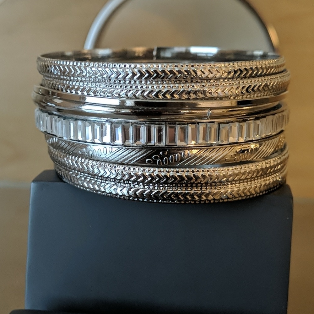 Bracelet bangles